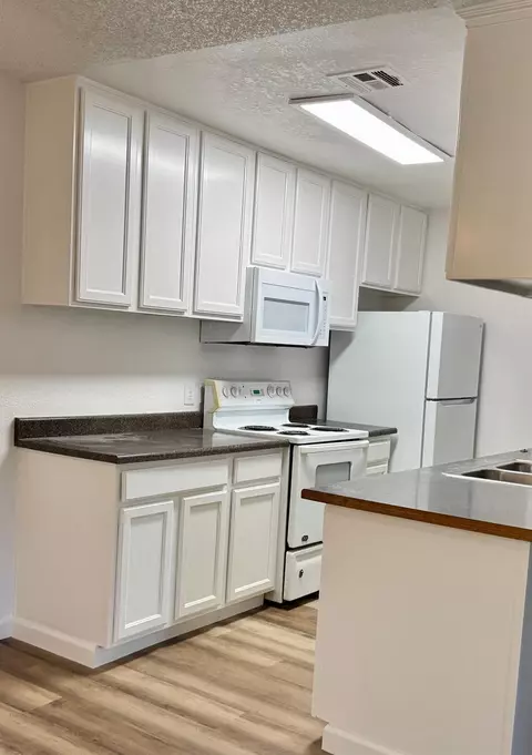 Kitchen - 2236 Peach Ave #3, Clovis, CA 93612 photo 2 of 2