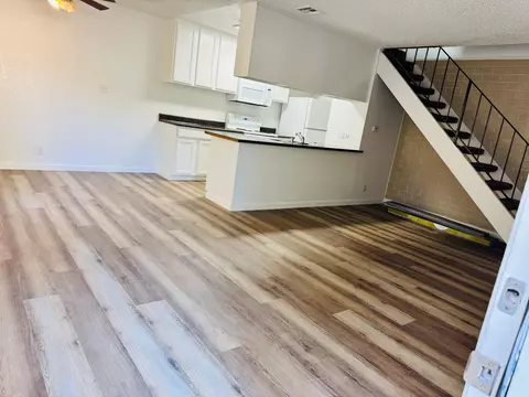 Living - 2236 Peach Ave #3, Clovis, CA 93612 photo 2 of 3