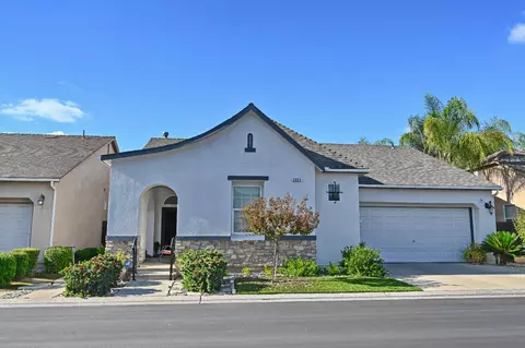 5553 N Plum Ln, Fresno, CA 93711