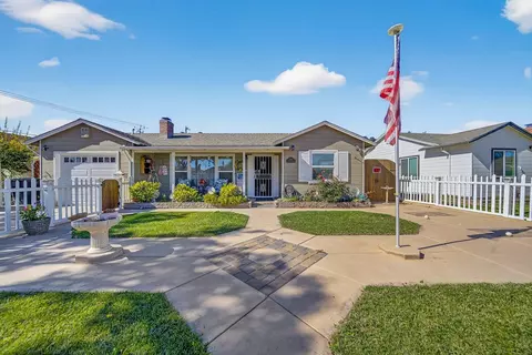 221 Tapadero St, Salinas, CA 93906