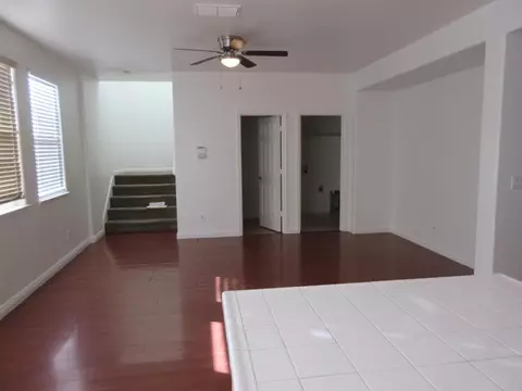 Living - 1016 Papaya St, Madera, CA 93638 photo 3 of 4