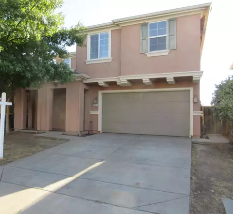 1016 Papaya St, Madera, CA 93638