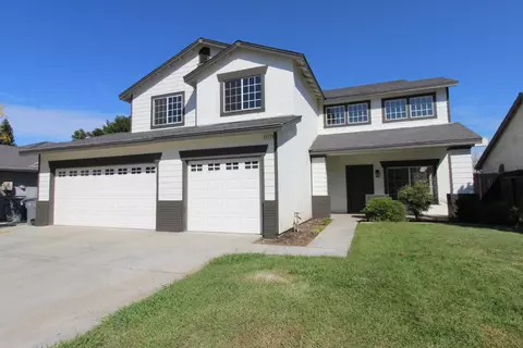 2117 Goshen Ave, Clovis, CA 93611
