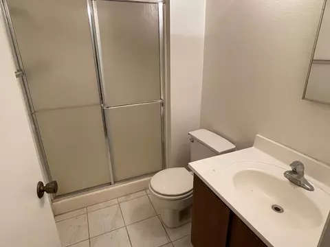 Bath - 14853 W Middleton, Kerman, CA 93630 photo 2 of 2
