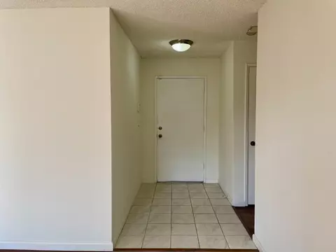 Entry Way - 14853 W Middleton, Kerman, CA 93630 photo 1 of 1