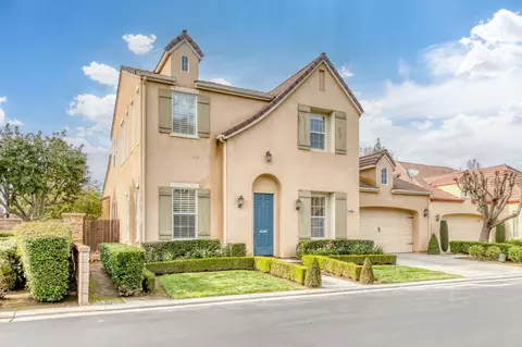 1646 N Hughes Ave, Clovis, CA 93619