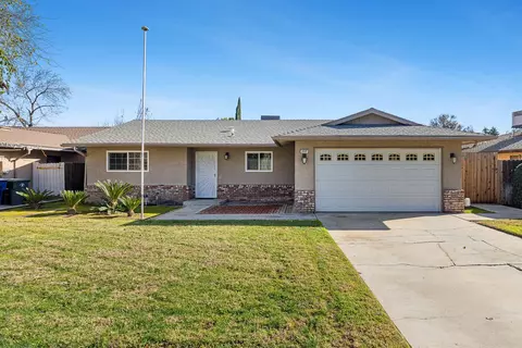 1427 Pierce Dr, Clovis, CA 93612