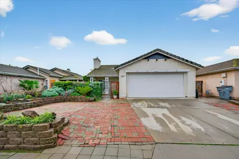 5593 W Norwich Ave, Fresno, CA 93722