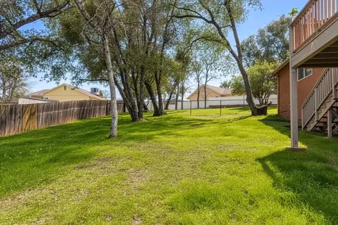 Exterior - 5301 Farfalla Cir, Mariposa, CA 95338 photo 7 of 10