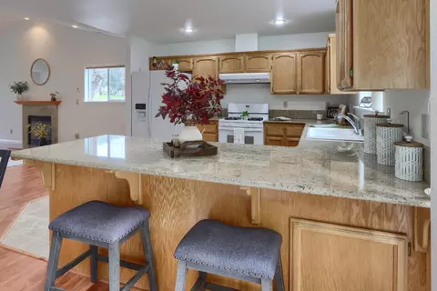 Kitchen - 5301 Farfalla Cir, Mariposa, CA 95338 photo 6 of 6