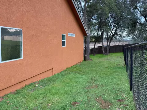 Exterior - 5301 Farfalla Cir, Mariposa, CA 95338 photo 8 of 10