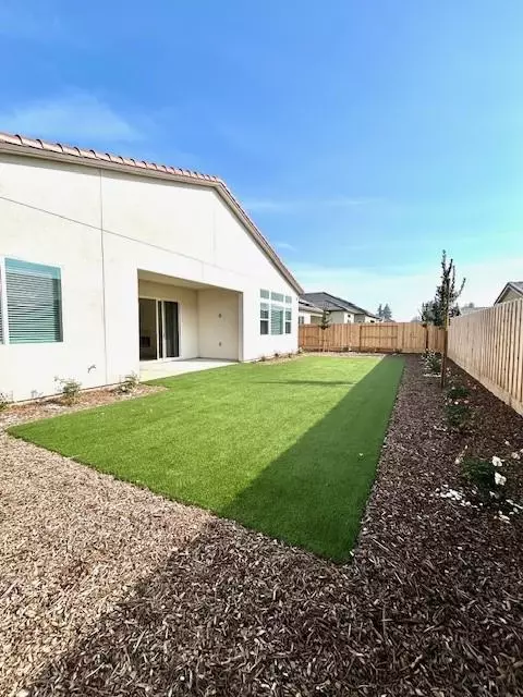 Exterior - 1604 Heirloom Ave, Clovis, CA 93619 photo 3 of 3