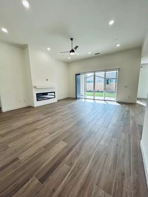 Living - 1604 Heirloom Ave, Clovis, CA 93619 photo 1 of 1