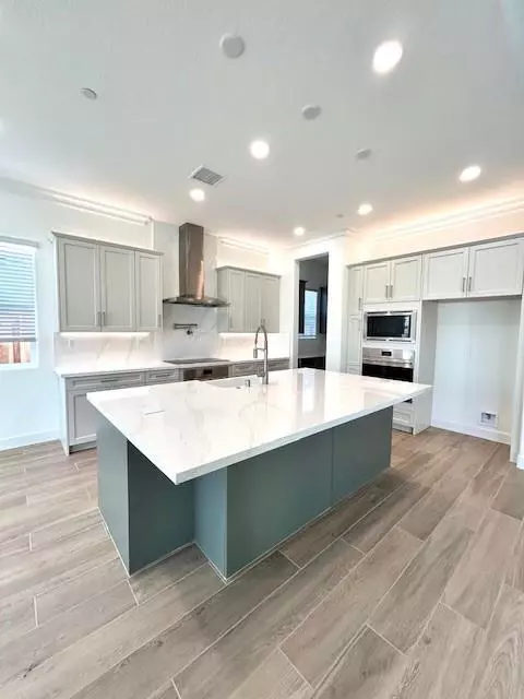 Kitchen - 1604 Heirloom Ave, Clovis, CA 93619 photo 3 of 4
