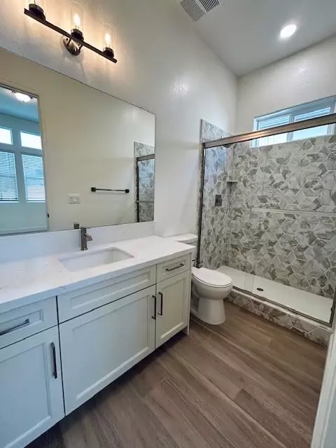 Bath - 1604 Heirloom Ave, Clovis, CA 93619 photo 1 of 5