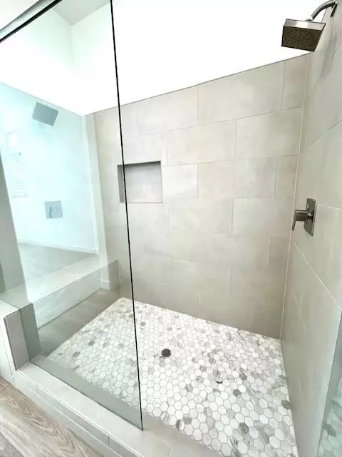 Bath - 1604 Heirloom Ave, Clovis, CA 93619 photo 5 of 5