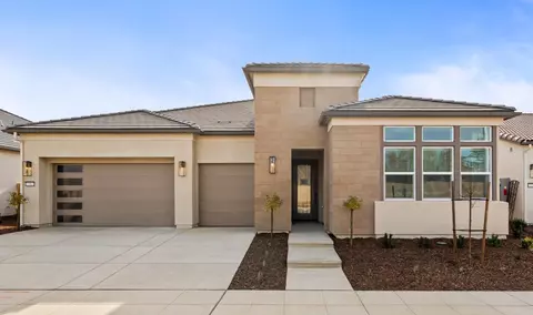 1584 Heirloom Ave, Clovis, CA 93619