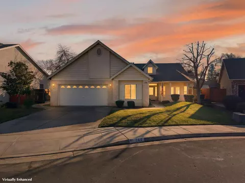 260 W Loyola Ave, Clovis, CA 93619