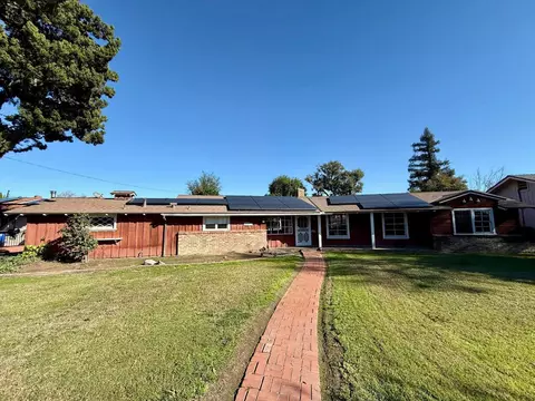 2480 18th Ave, Kingsburg, CA 93631