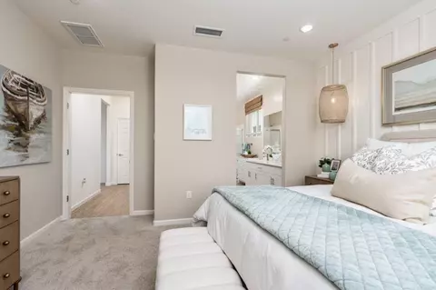 Bedroom - 6748 E Pine Ave, Fresno, CA 93727 photo 6 of 6