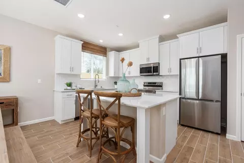 Kitchen - 6748 E Pine Ave, Fresno, CA 93727 photo 3 of 5