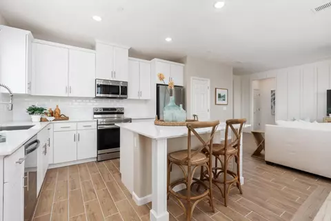 Kitchen - 6748 E Pine Ave, Fresno, CA 93727 photo 2 of 5
