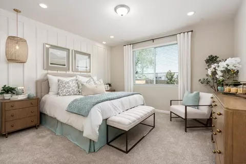 Bedroom - 6748 E Pine Ave, Fresno, CA 93727 photo 4 of 6