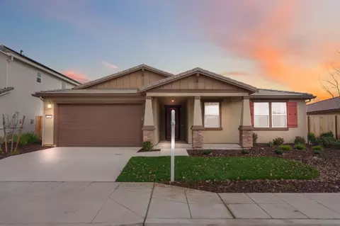 3215 Lourdes Ave, Clovis, CA 93619