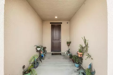 Entry Way - 644 Rock Crest Ave, Madera, CA 93636 photo 1 of 2