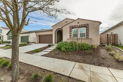 Exterior - 644 Rock Crest Ave, Madera, CA 93636 photo 7 of 7