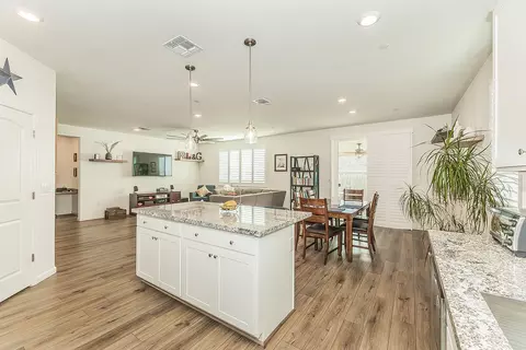Kitchen - 644 Rock Crest Ave, Madera, CA 93636 photo 4 of 4