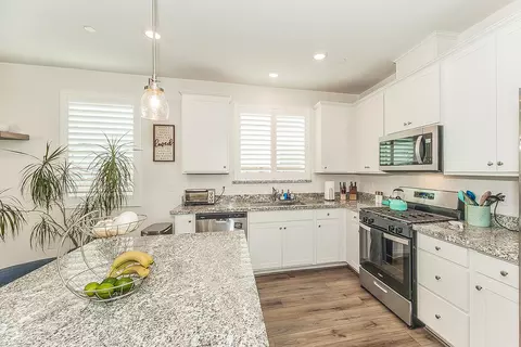Kitchen - 644 Rock Crest Ave, Madera, CA 93636 photo 2 of 4