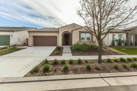 Exterior - 644 Rock Crest Ave, Madera, CA 93636 photo 6 of 7