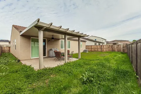 Exterior - 644 Rock Crest Ave, Madera, CA 93636 photo 3 of 7