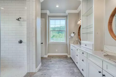 Bath - 11660 Rusty Spur Ln, Clovis, CA 93619 photo 4 of 7
