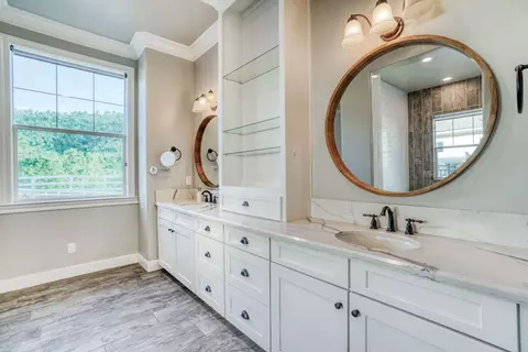 Bath - 11660 Rusty Spur Ln, Clovis, CA 93619 photo 5 of 7
