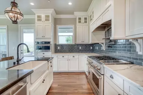Kitchen - 11660 Rusty Spur Ln, Clovis, CA 93619 photo 2 of 4
