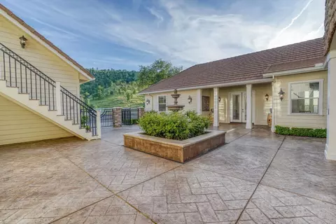 Exterior - 11660 Rusty Spur Ln, Clovis, CA 93619 photo 8 of 38