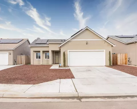 13760 Larkspur Way, Armona, CA 93202