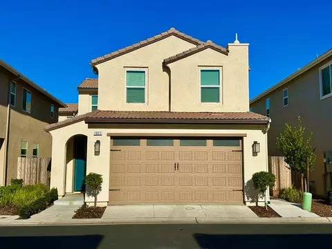 1921 Kelly Ln, Clovis, CA 93611