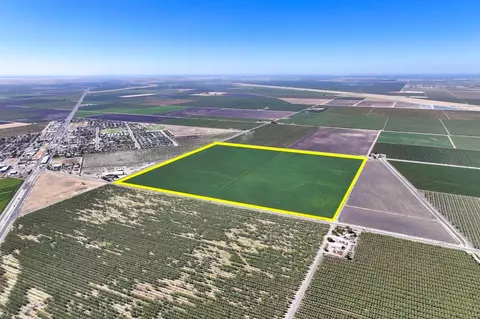 8990 S Placer, San Joaquin, CA 93660