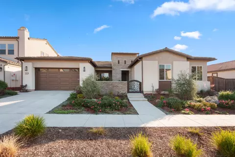 822 Overstone Ave, Madera, CA 93636