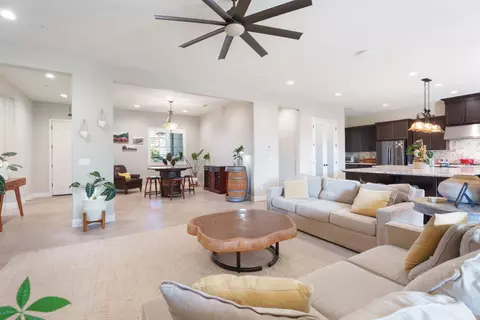 Living - 822 Overstone Ave, Madera, CA 93636 photo 4 of 5