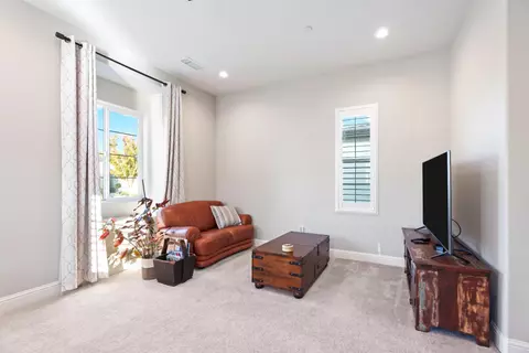 Living - 822 Overstone Ave, Madera, CA 93636 photo 1 of 5