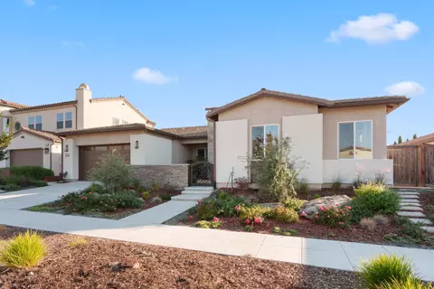 Exterior - 822 Overstone Ave, Madera, CA 93636 photo 7 of 9