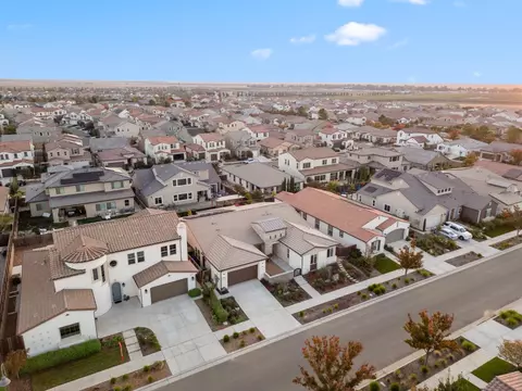View/Area - 822 Overstone Ave, Madera, CA 93636 photo 3 of 9