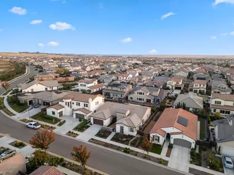 View/Area - 822 Overstone Ave, Madera, CA 93636 photo 2 of 9