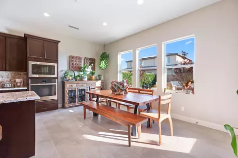 Dining - 822 Overstone Ave, Madera, CA 93636 photo 2 of 3