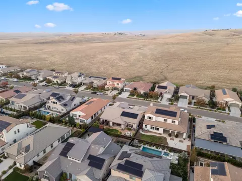 View/Area - 822 Overstone Ave, Madera, CA 93636 photo 7 of 9
