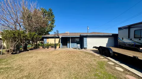 2200 Julian Ave, Bakersfield, CA 93304